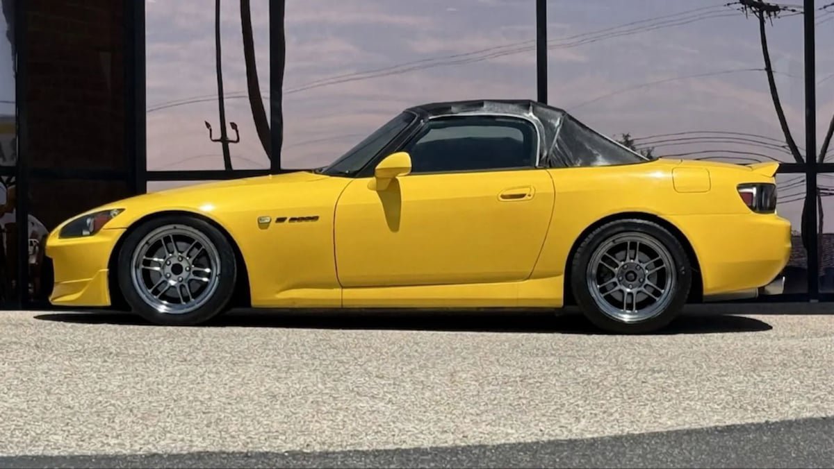 Used 2002 Honda S2000 image 10
