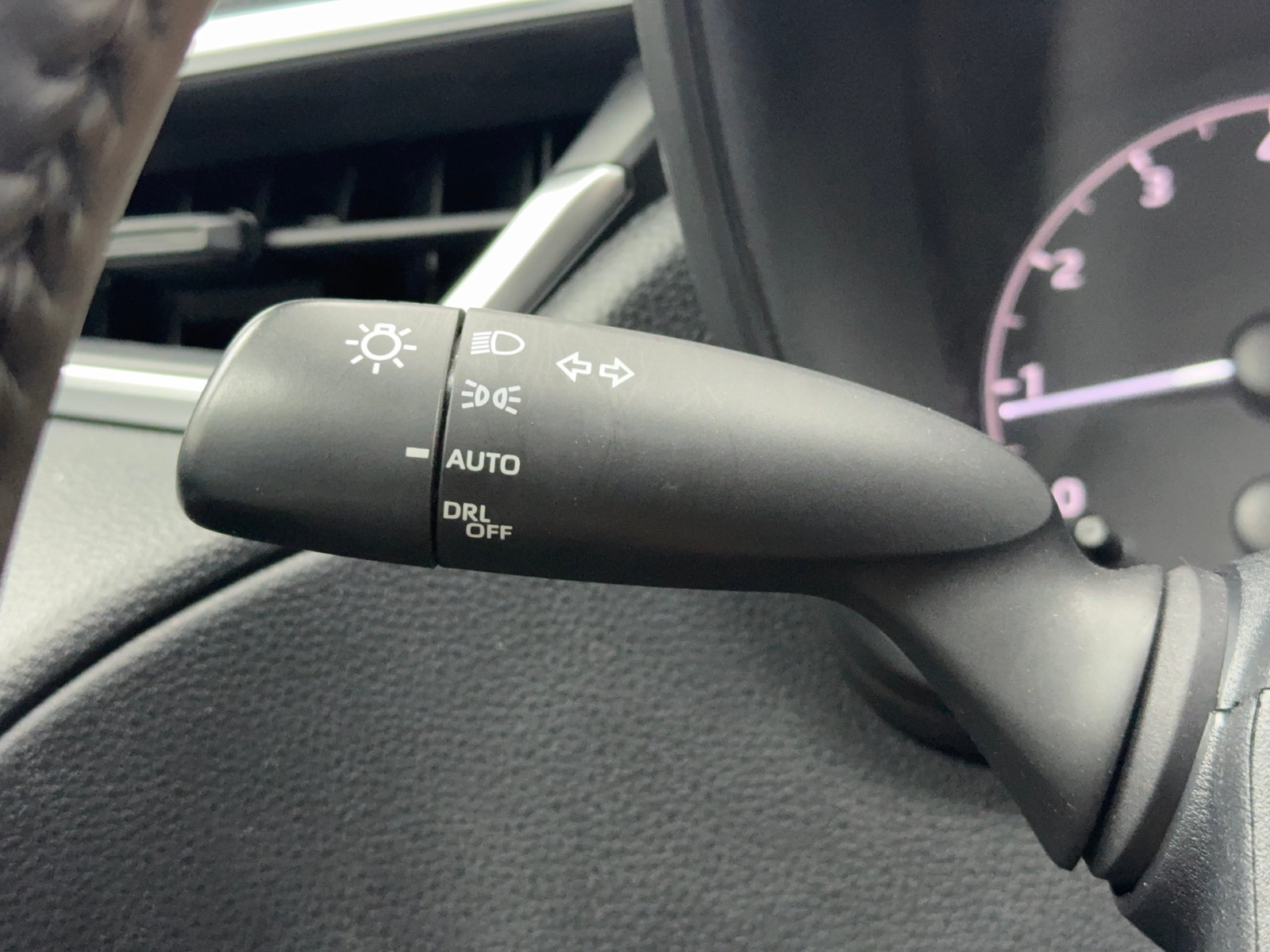 Used 2023 Toyota Corolla Cross LE FWD image 33