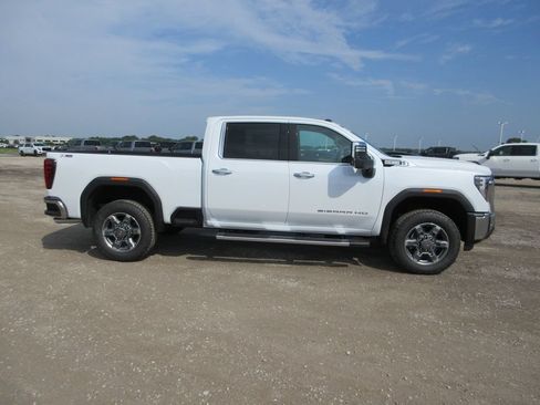 New 2026 GMC Sierra 2500 SLT w/ SLT Premium Package AWD/4WD image 3