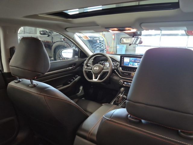 Certified 2025 Nissan Altima 2.5 SR w/ SR Premium Package AWD/4WD image 25