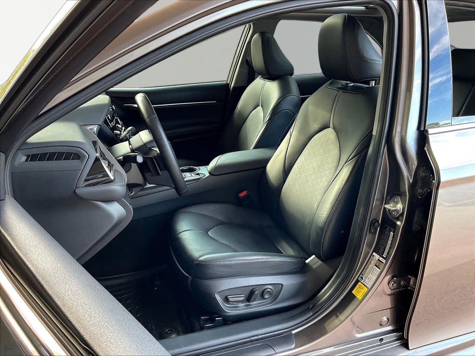 Used 2021 Toyota Camry XSE FWD image 21