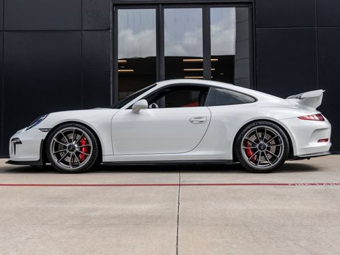 Certified 2014 Porsche 911 GT3 RWD image 2