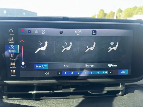 Used 2025 Jeep Wrangler Sport S image 12