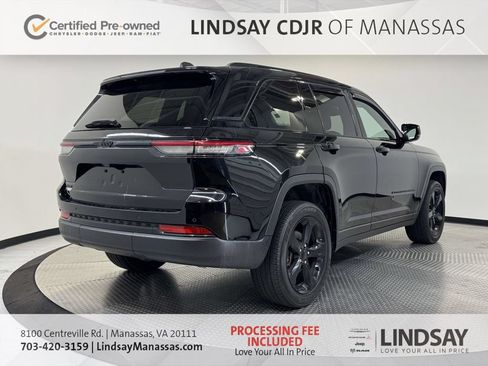 Used 2024 Jeep Grand Cherokee Altitude AWD/4WD image 9
