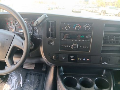 Used 2025 Chevrolet Express 3500 LS RWD image 17