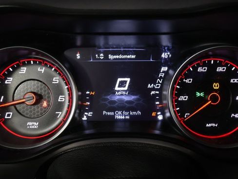 Used 2022 Dodge Charger SXT image 4