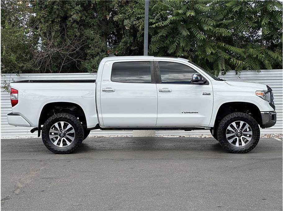 Used 2021 Toyota Tundra Limited w/ Limited Premium Package AWD/4WD image 13