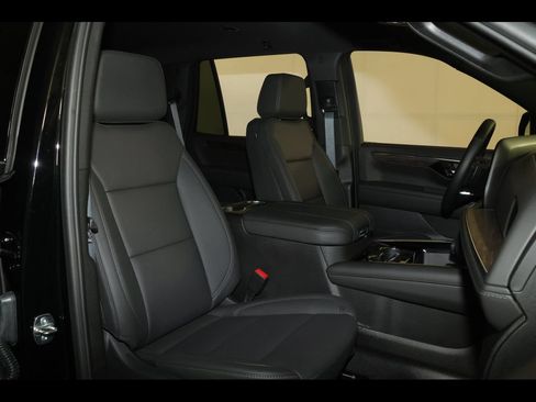 Used 2026 Chevrolet Tahoe LT w/ Comfort Package AWD/4WD image 34