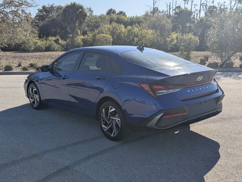 Used 2025 Hyundai Elantra Sport image 7