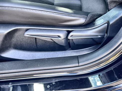 Used 2025 Honda Civic Sport image 31