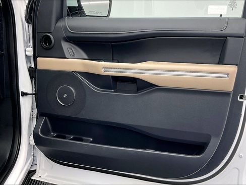 Used 2024 Ford Expedition Max Limited image 26