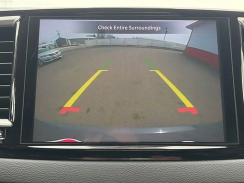 Used 2022 Chrysler Pacifica Touring-L image 42