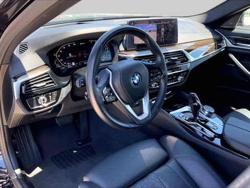 Used 2023 BMW 530e xDrive AWD/4WD image 18