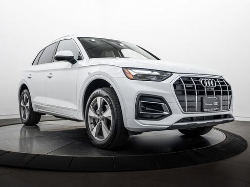 Certified 2025 Audi Q5 2.0T Premium Plus AWD/4WD image 1