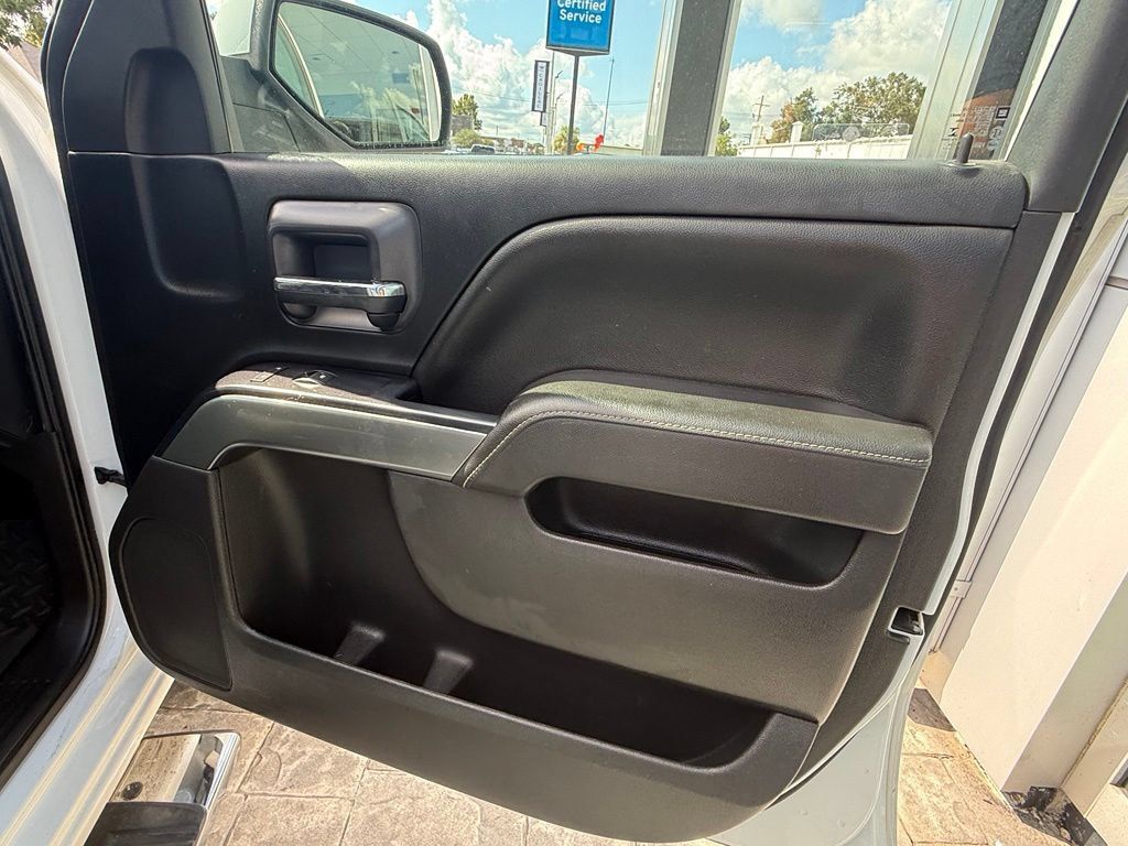 Used 2018 Chevrolet Silverado 1500 LT w/ LT Eassist Package RWD image 26