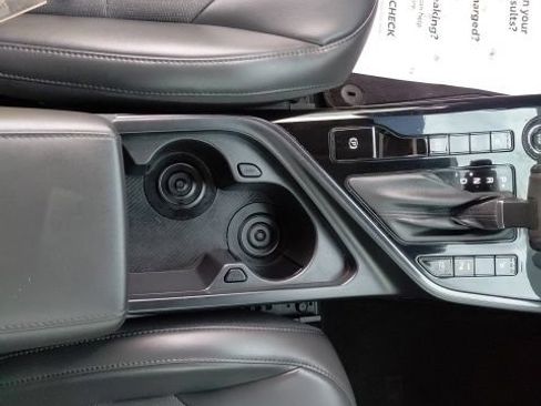 Certified 2025 Kia Niro EX Touring FWD image 14