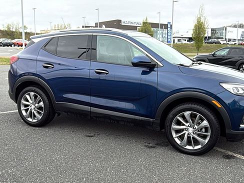 Used 2023 Buick Encore GX Essence w/ Experience Buick Package AWD/4WD image 3