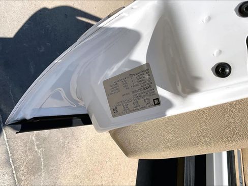 Used 2012 Chevrolet Avalanche LTZ RWD image 32