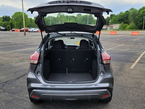 Used 2024 Nissan Kicks SV FWD image 11