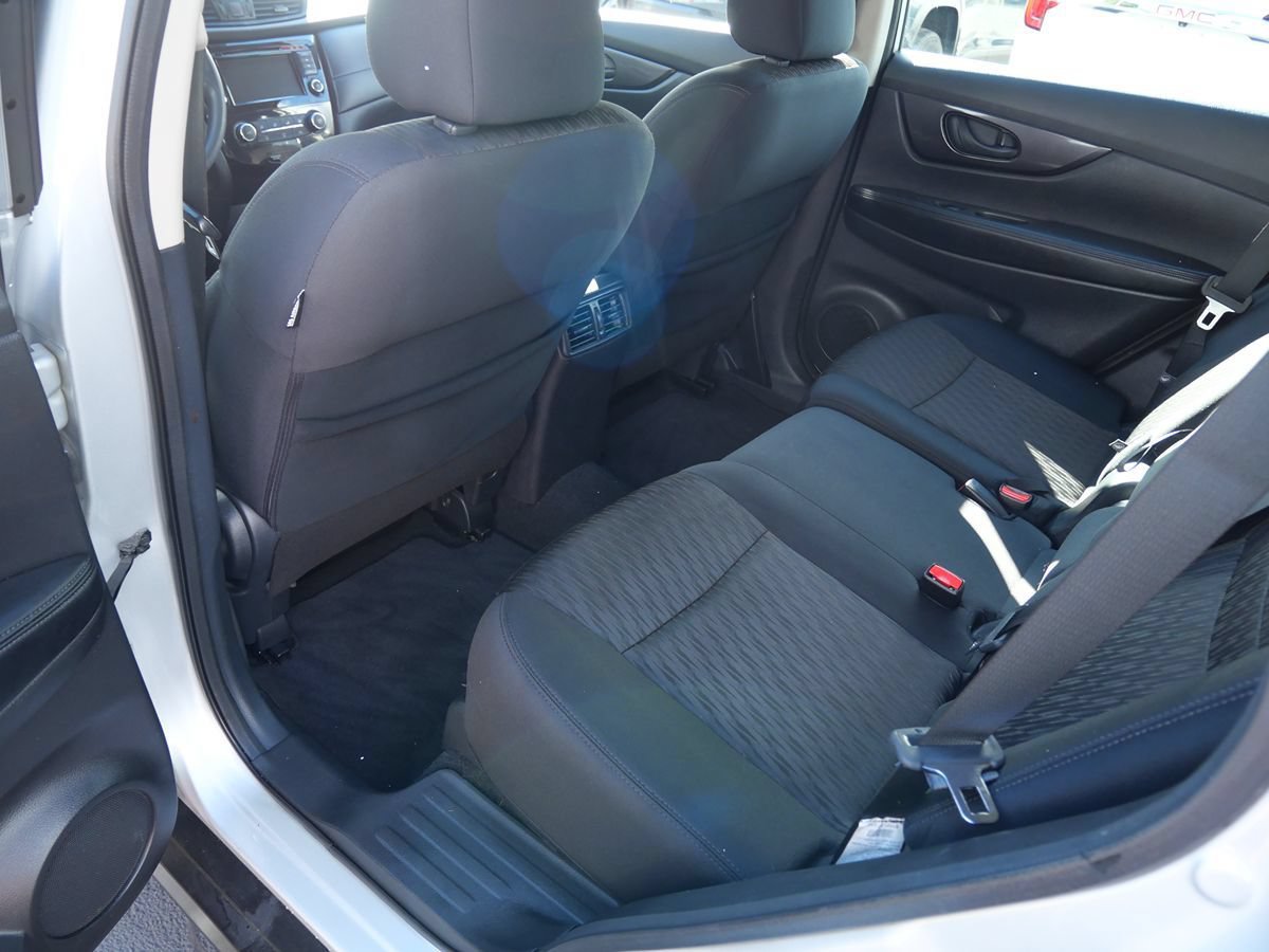Used 2019 Nissan Rogue S AWD/4WD image 18