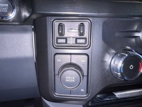 Used 2024 Ford F250 Lariat AWD/4WD image 23