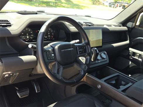 Used 2023 Land Rover Defender 130 X image 16