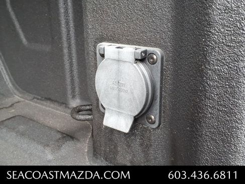 Used 2024 GMC Sierra 1500 AT4X image 7