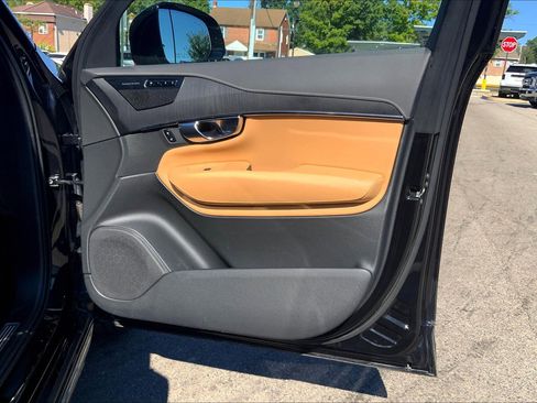 Used 2022 Volvo XC90 T6 Inscription w/ Advanced Package image 26