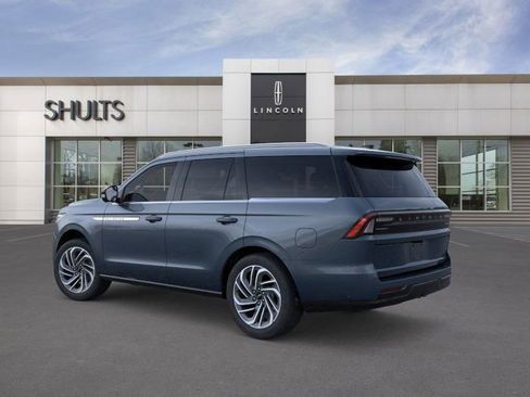New 2025 Lincoln Navigator Reserve AWD/4WD image 4