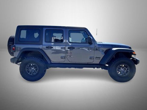 Used 2022 Jeep Wrangler Unlimited Sport w/ Xtreme Recon 35" Tire Package AWD/4WD image 4