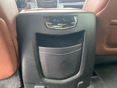 Used 2015 Cadillac Escalade Luxury RWD image 41