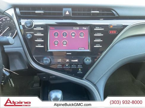 Used 2020 Toyota Camry SE FWD image 11