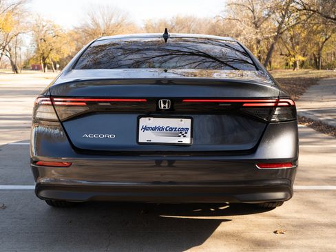 Certified 2023 Honda Accord LX image 8