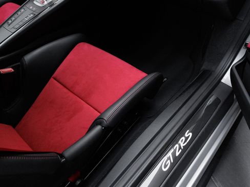 Certified 2019 Porsche 911 GT2 RS RWD image 43