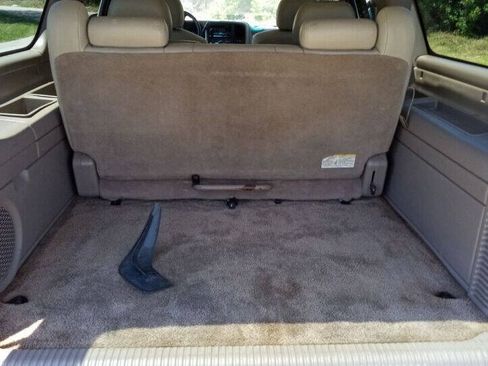 Used 2002 Chevrolet Suburban LT RWD image 13