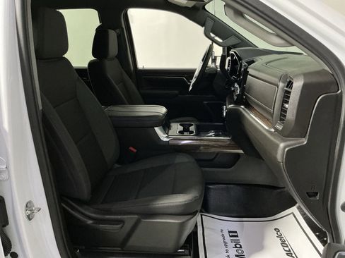 Used 2024 GMC Sierra 2500 SLE w/ SLE Convenience Package image 32