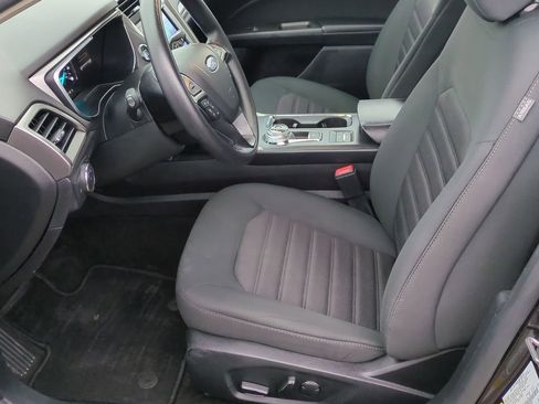 Used 2020 Ford Fusion SE image 15