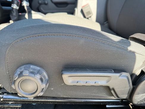 Used 2023 Jeep Gladiator Sport image 20