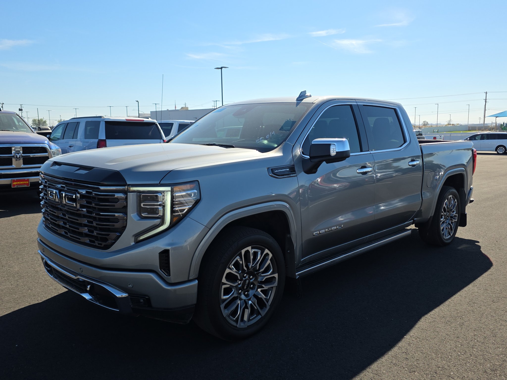Certified 2025 GMC Sierra 1500 Denali Ultimate AWD/4WD image 3