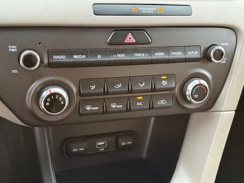 Used 2022 Kia Sportage LX image 21