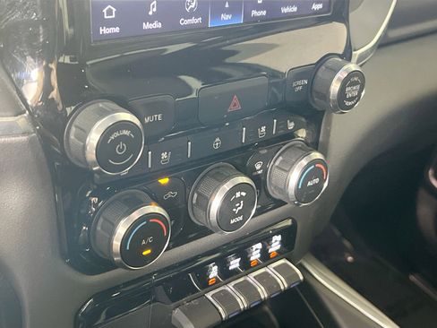 Used 2022 RAM 1500 Laramie image 16