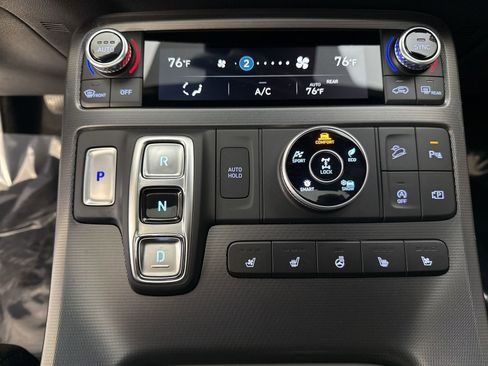 Used 2024 Hyundai Palisade Calligraphy image 16