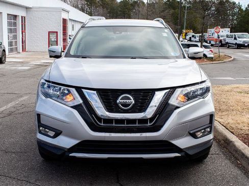 Used 2018 Nissan Rogue SL image 2