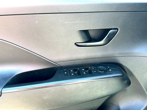 Used 2024 Hyundai Kona SEL image 9