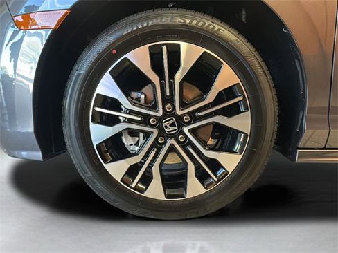 New 2026 Honda Odyssey Elite image 3