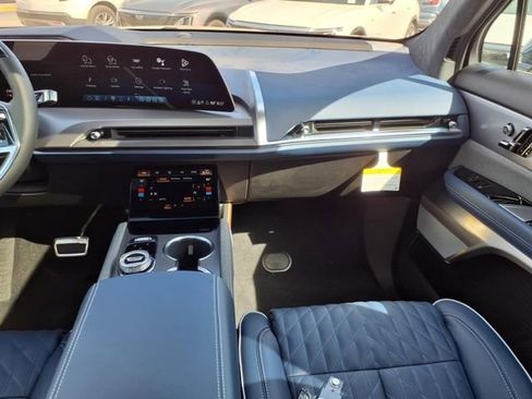 New 2026 Cadillac Vistiq Premium Luxury image 17