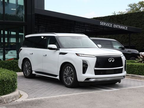 Certified 2026 INFINITI QX80 Luxe w/ Cargo Package AWD/4WD image 2
