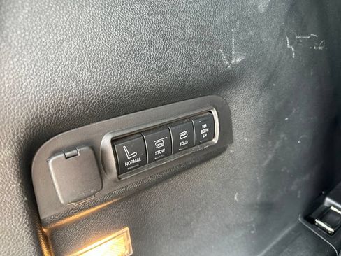 Used 2018 Ford Explorer Platinum AWD/4WD image 8