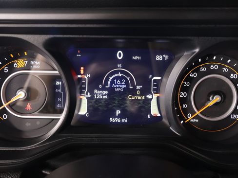 Used 2024 Jeep Wrangler Sport AWD/4WD image 4