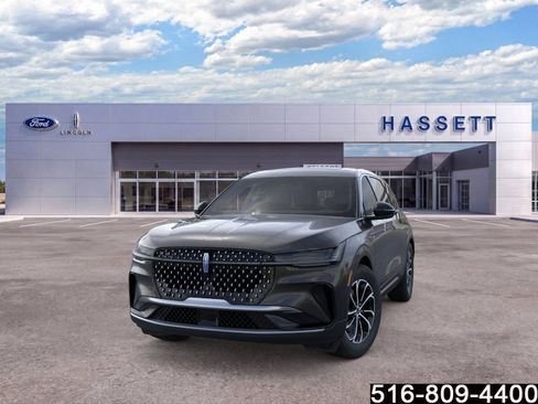 Used 2026 Lincoln Nautilus Premier w/ Equipment Group 102A AWD/4WD image 2